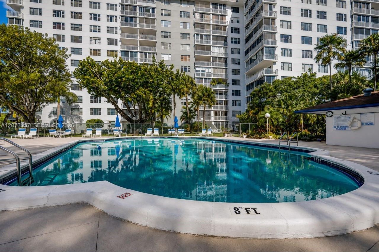 3800 Hillcrest Dr, Unit 315, Hollywood, FL 33021 Photo