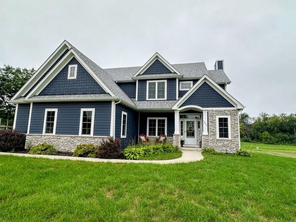 W4654 Pebble Dr, Lafayette, WI 53121