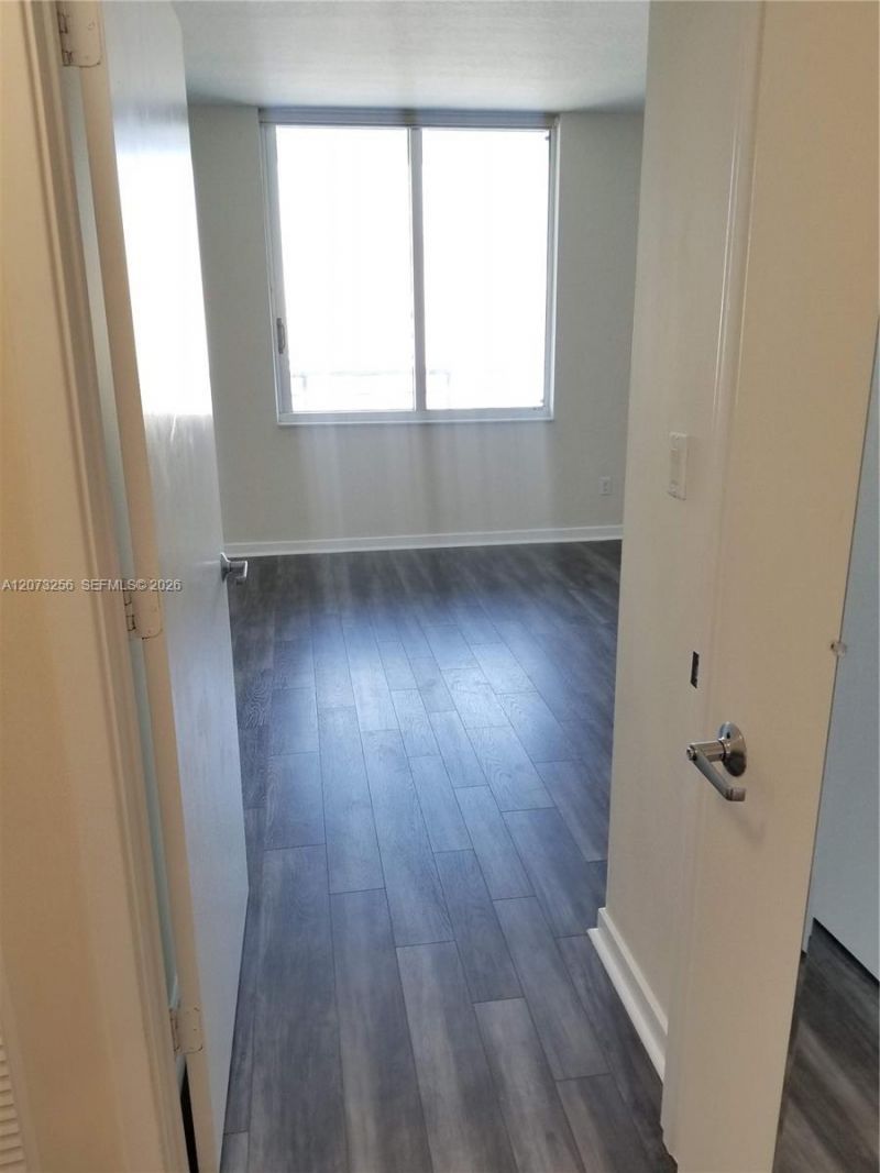 335 S Biscayne Blvd, Unit 3802, Miami, FL 33131 Photo