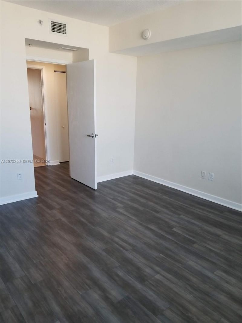 335 S Biscayne Blvd, Unit 3802, Miami, FL 33131 Photo