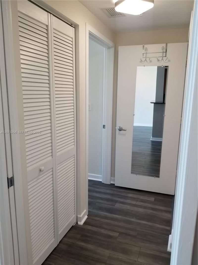 335 S Biscayne Blvd, Unit 3802, Miami, FL 33131 Photo