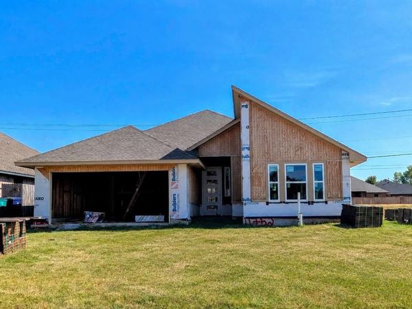 11752 SW 15th Terrace, Yukon, OK 73099