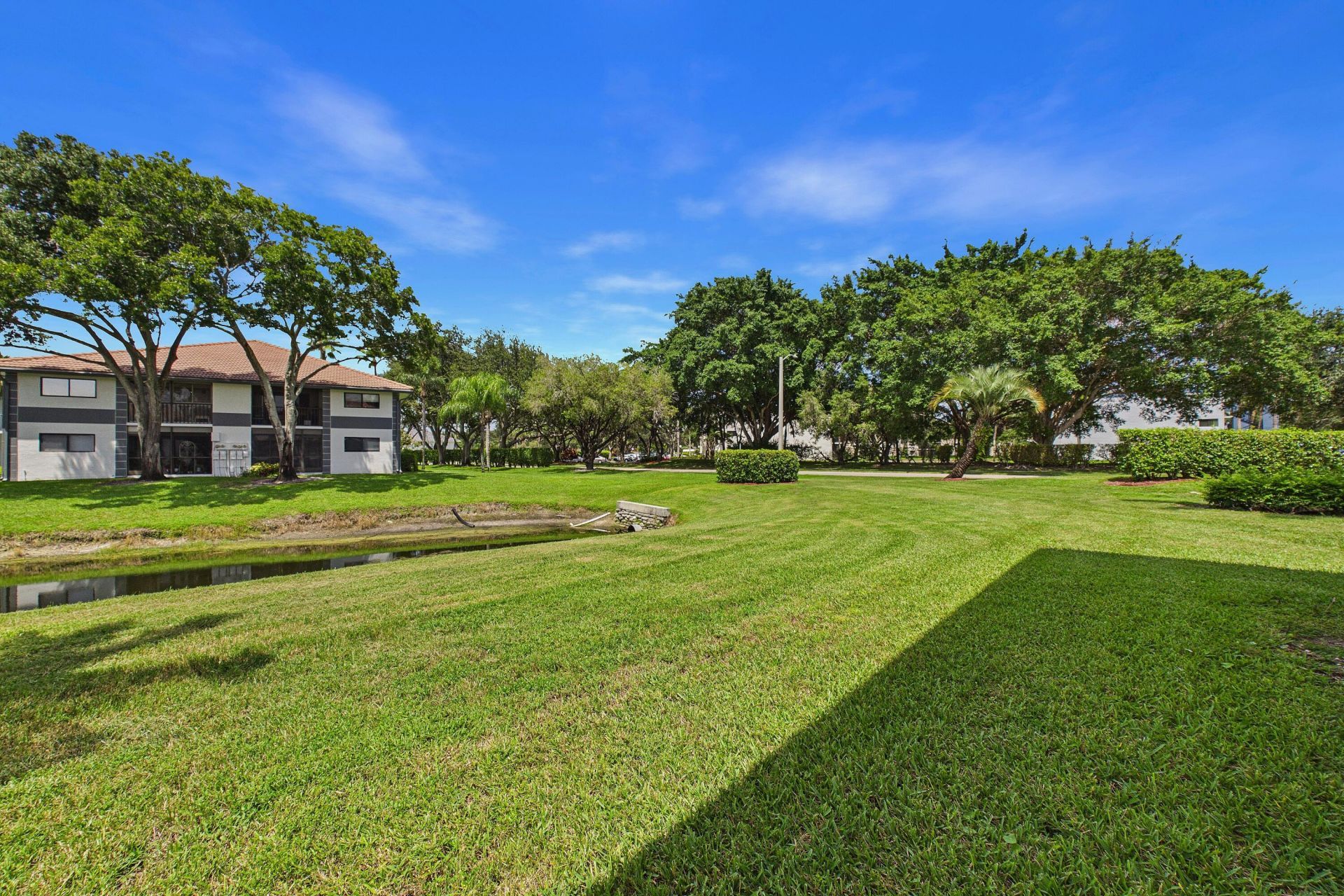 15451 Pembridge Drive, Unit 203, Delray Beach, FL 33484 Photo