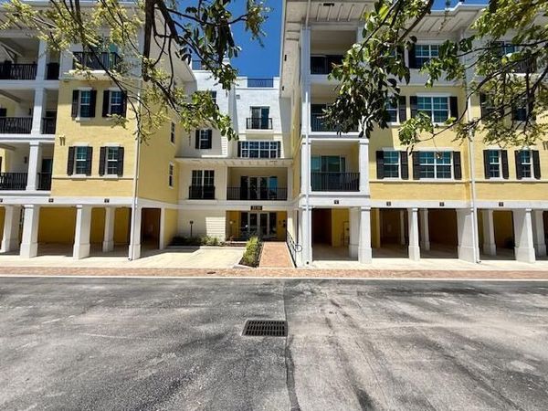 225 S Latitude Circle, Unit 204, Delray Beach, FL 33483