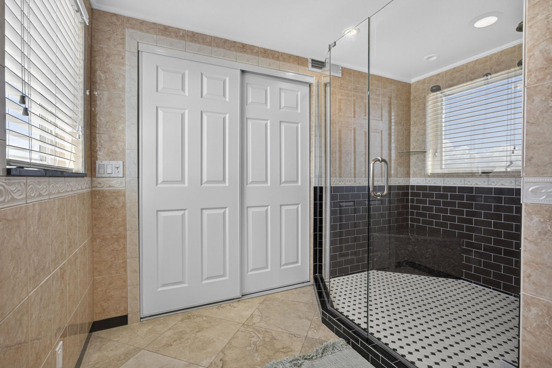 1206 S Lake Drive, Unit 504, Lantana, FL 33462 Photo