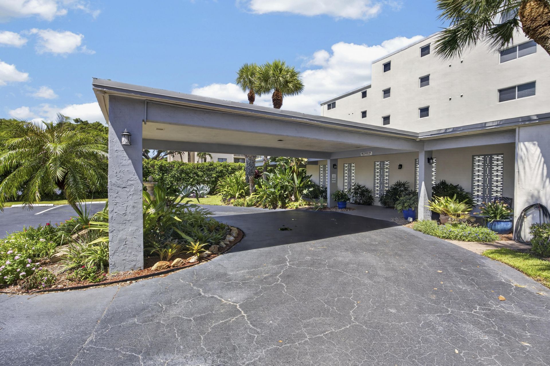 1206 S Lake Drive, Unit 504, Lantana, FL 33462 Photo