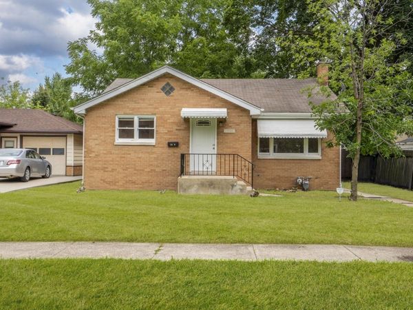 1539 Victoria Avenue, North Chicago, IL 60064