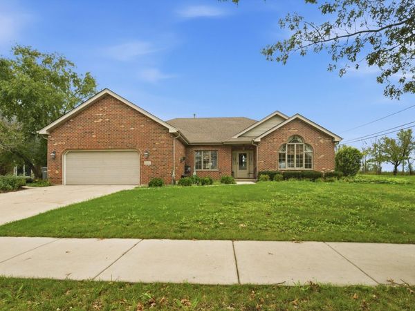 10400 Emerald Avenue , Orland Park, IL 60467