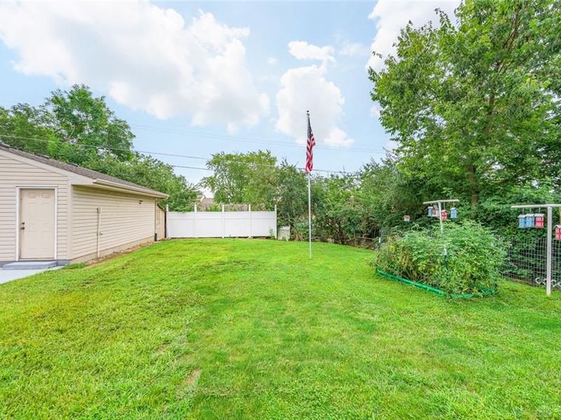 98 Moore Drive, Franklin, OH 45005 Photo 12