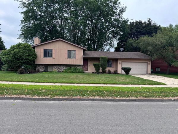 1314 35th Street NW, Rochester, MN 55901