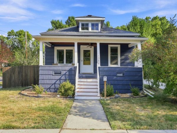 1349 4th Avenue S, Fargo, ND 58103
