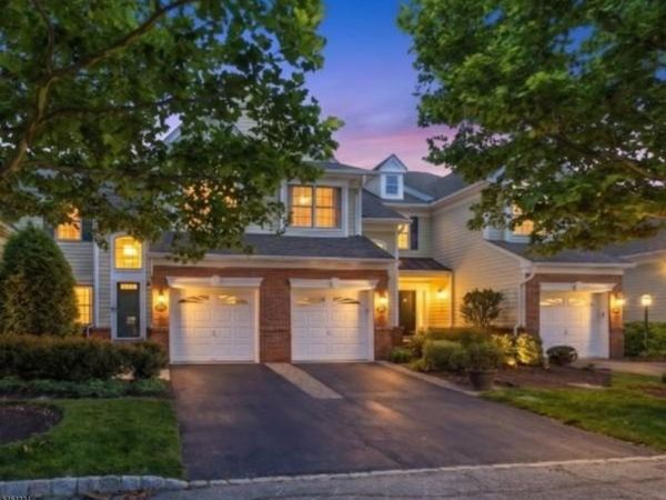 21 Chestnut Ct, Cedar Grove, NJ 07009