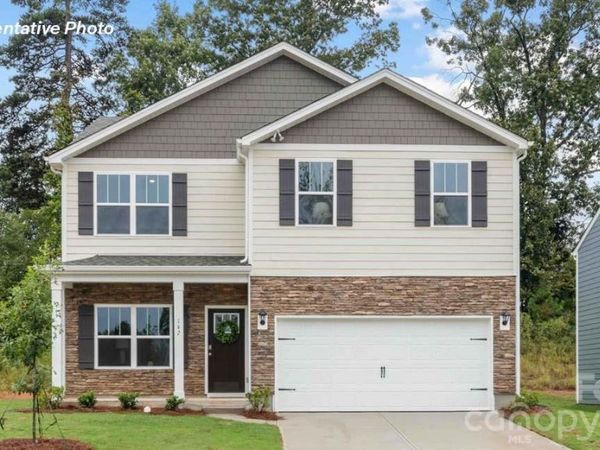 636 17th Avenue Drive NE, Hickory, NC 28601