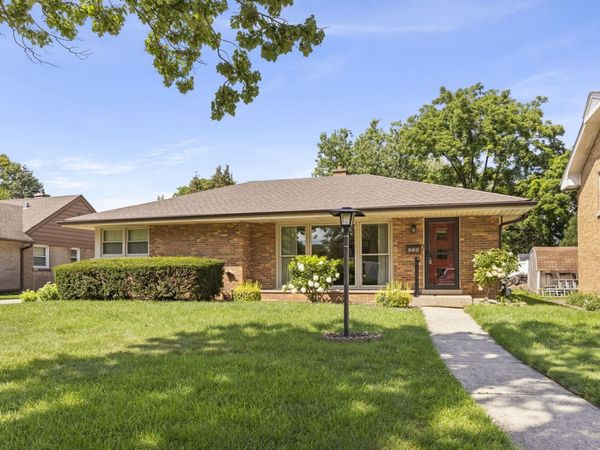 230 W Washington Boulevard , Lombard, IL 60148