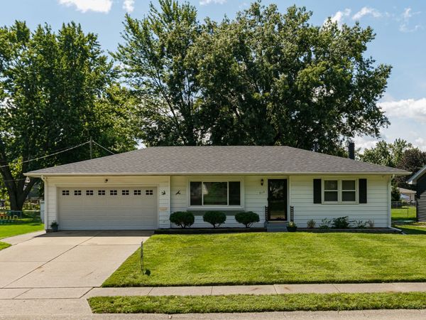 2115 W 38th Place , Davenport, IA 52806