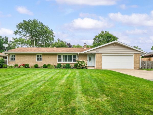 2987 E Windsor Drive, St. Joseph, MI 49085