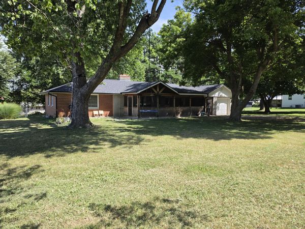 200 N Maple Street, Mansfield, MO 65704