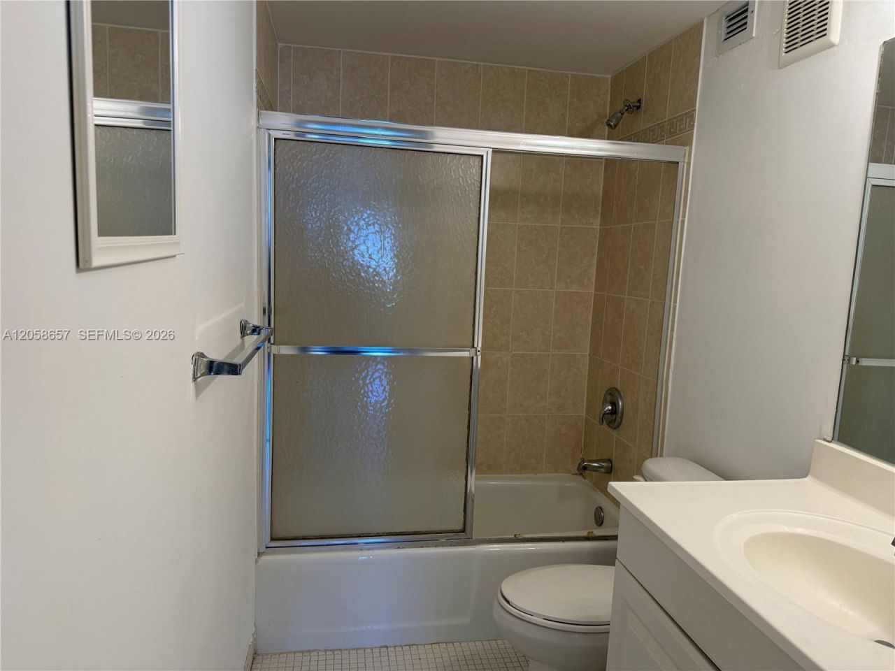 400 Kings Point Dr , Unit 311, Sunny Isles Beach, FL 33160 Photo
