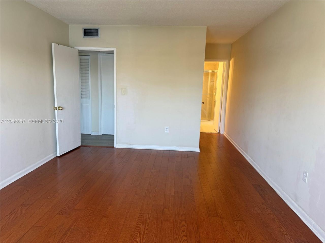 400 Kings Point Dr , Unit 311, Sunny Isles Beach, FL 33160 Photo
