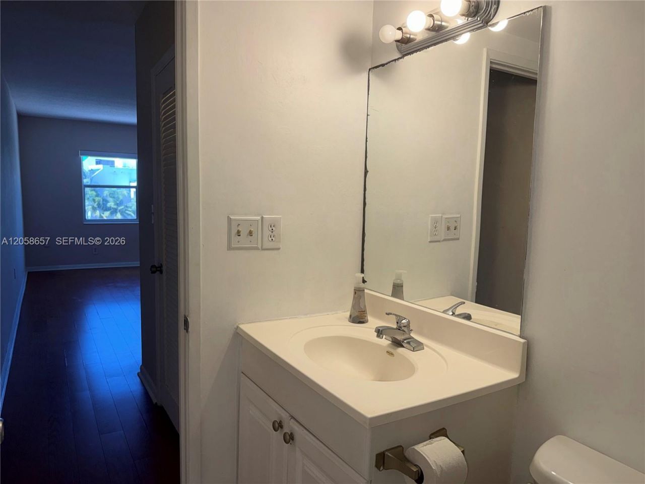 400 Kings Point Dr , Unit 311, Sunny Isles Beach, FL 33160 Photo