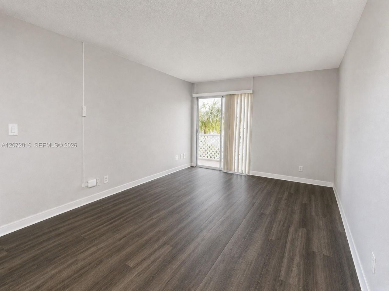 4550 NW 9th St , Unit 512E, Miami, FL 33126 Photo