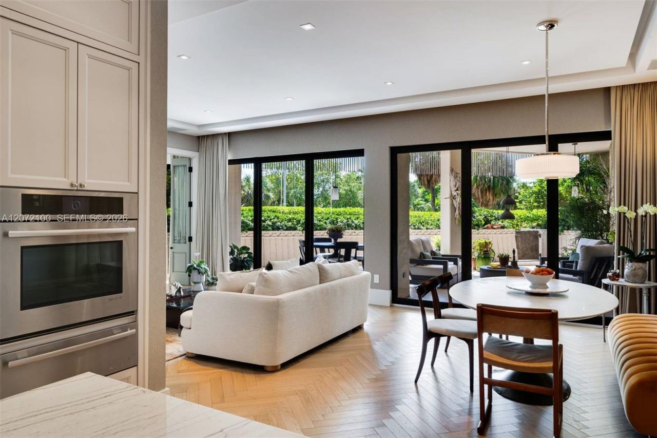2901 S Bayshore Drive , Unit 1B, Miami, FL 33133 Photo
