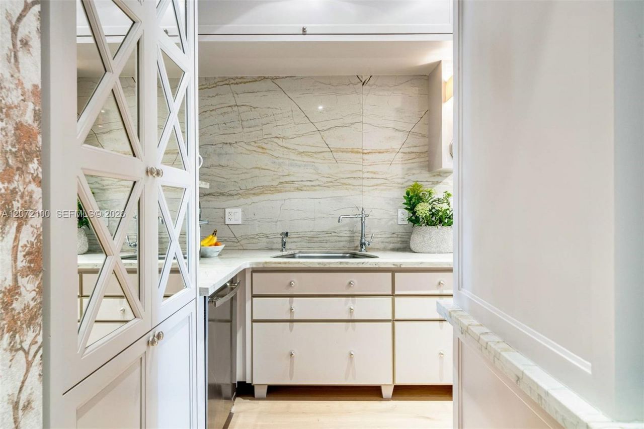2901 S Bayshore Drive, Unit 1B, Miami, FL 33133 Photo