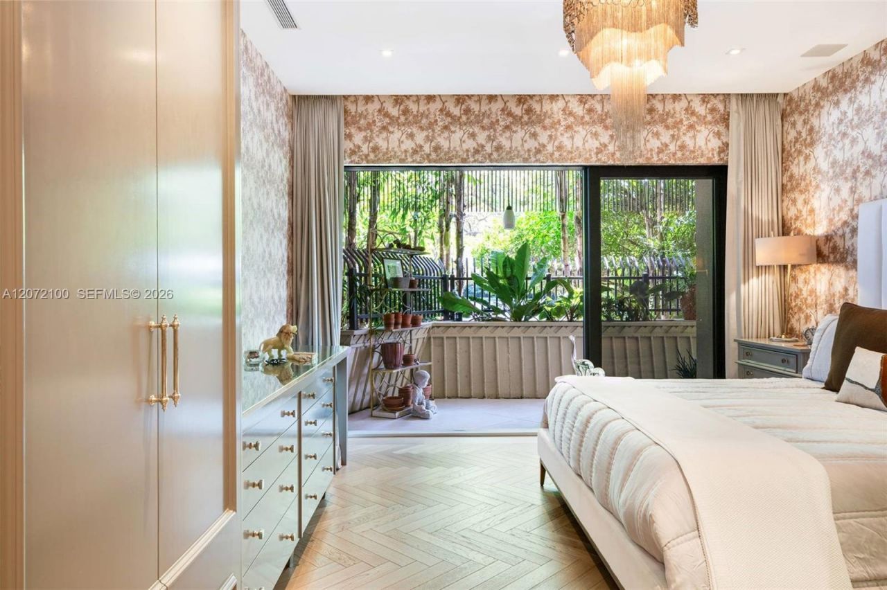 2901 S Bayshore Drive, Unit 1B, Miami, FL 33133 Photo