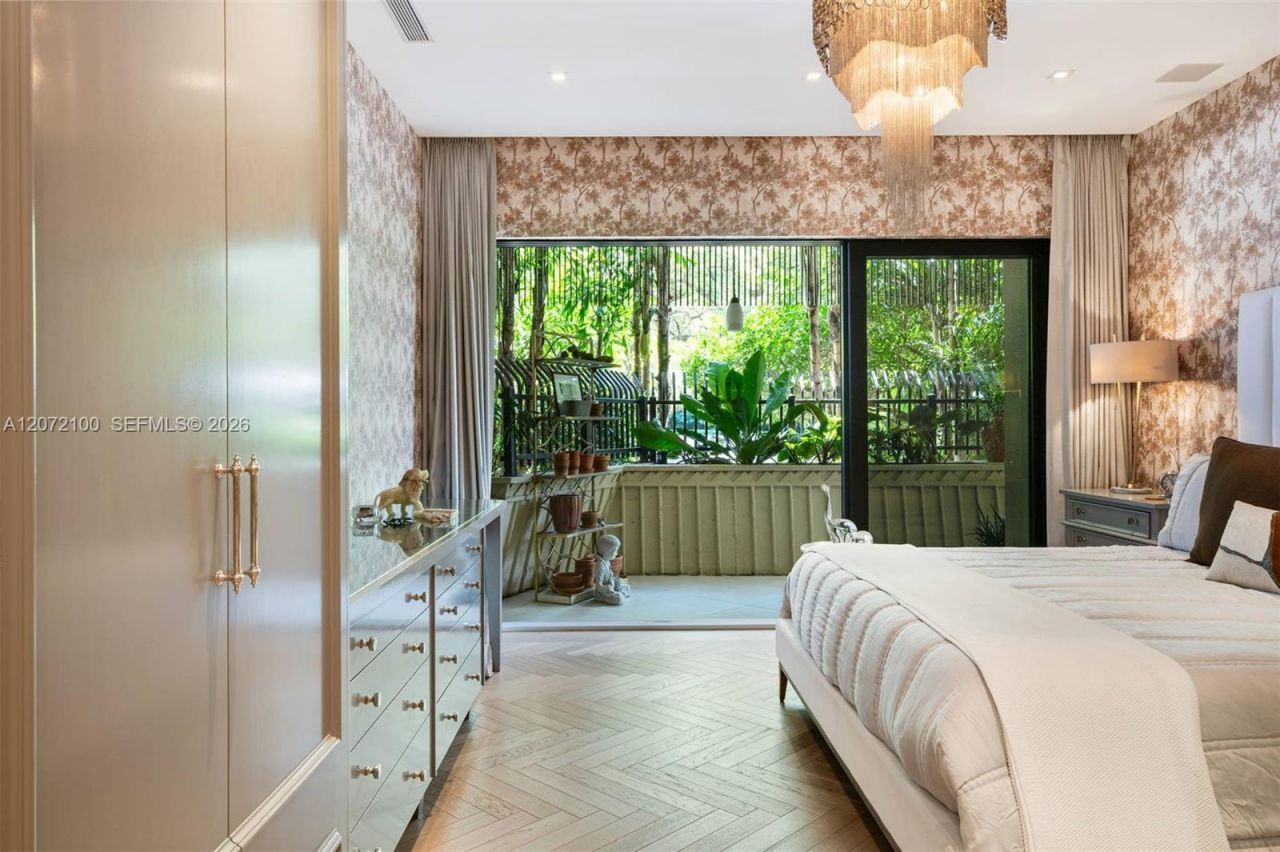 2901 S Bayshore Drive , Unit 1B, Miami, FL 33133 Photo