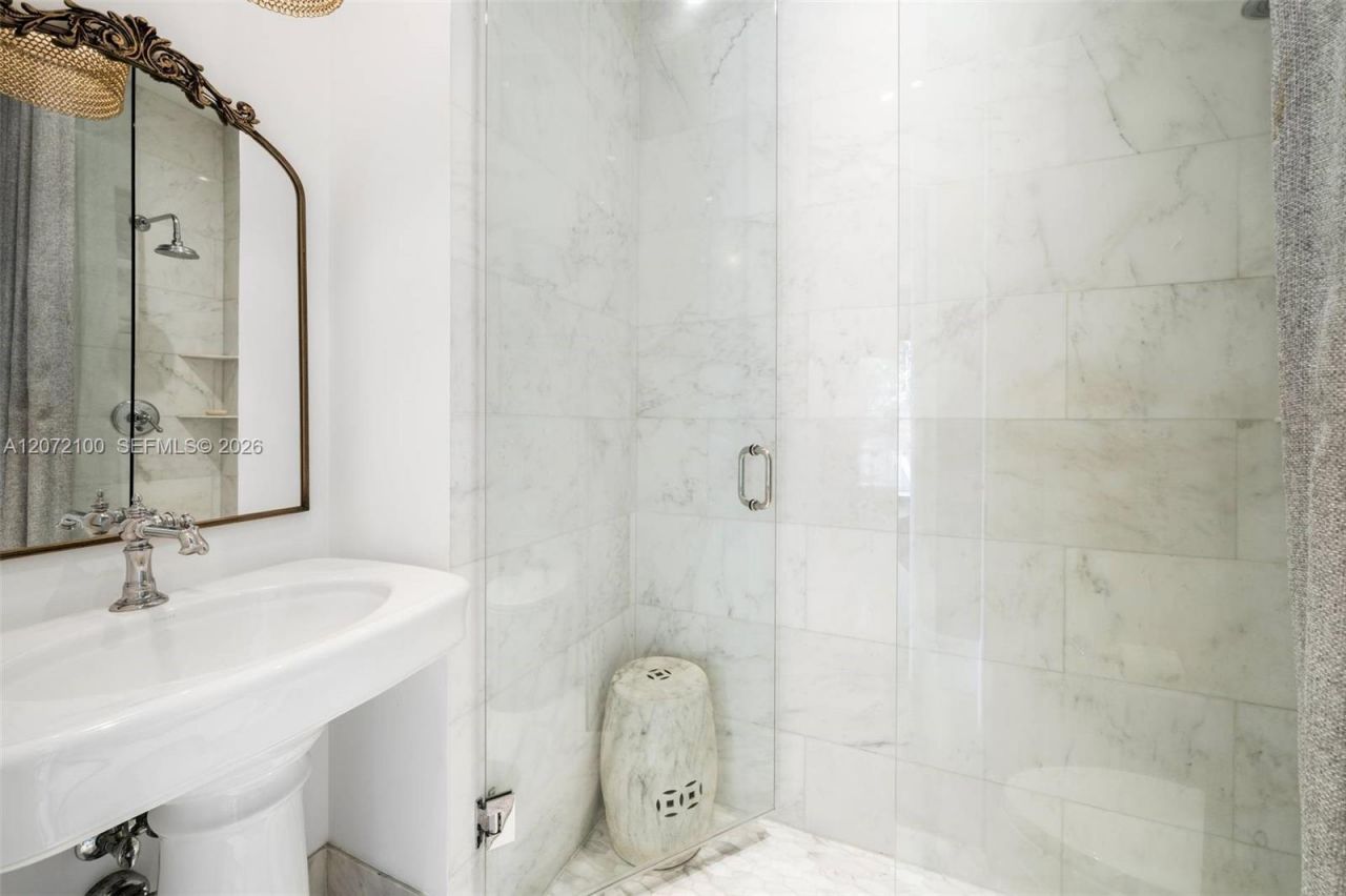 2901 S Bayshore Drive, Unit 1B, Miami, FL 33133 Photo