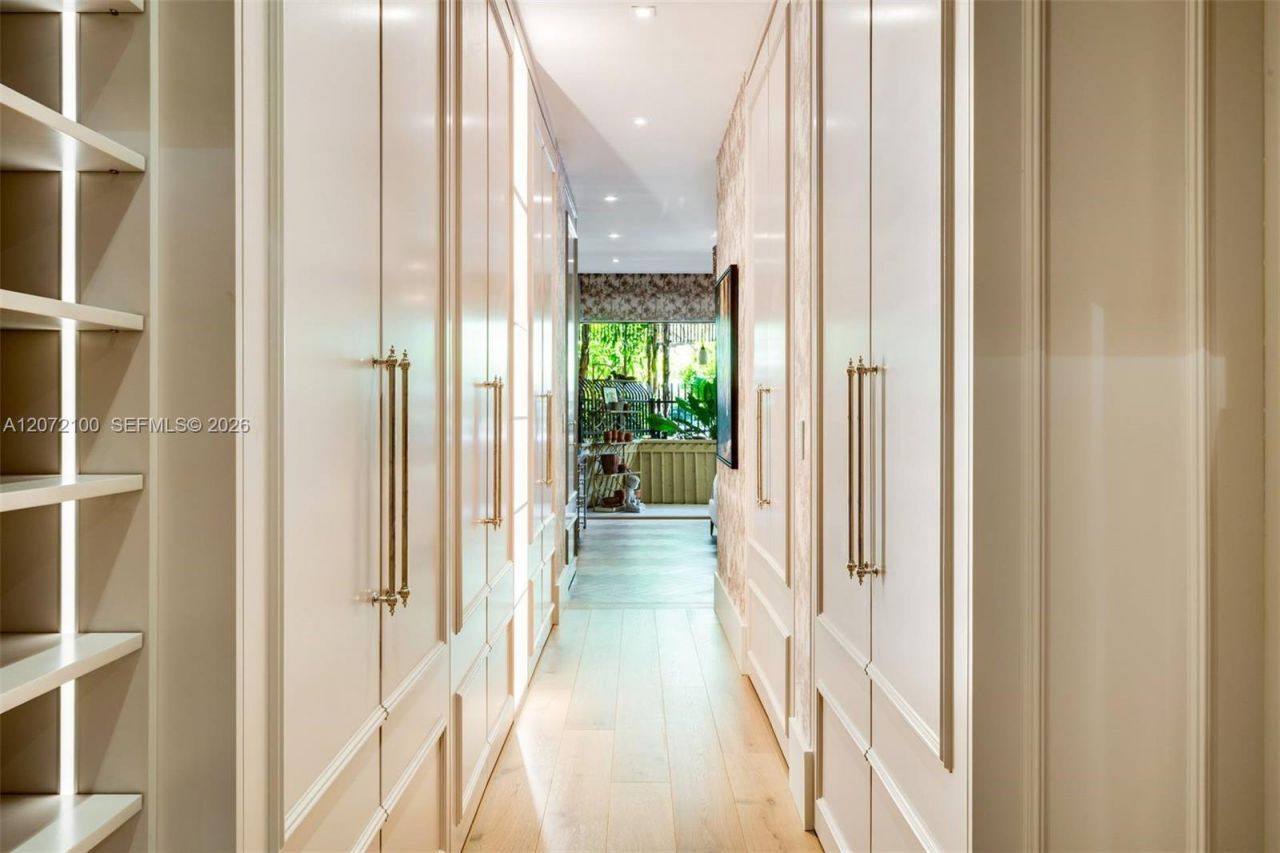 2901 S Bayshore Drive, Unit 1B, Miami, FL 33133 Photo