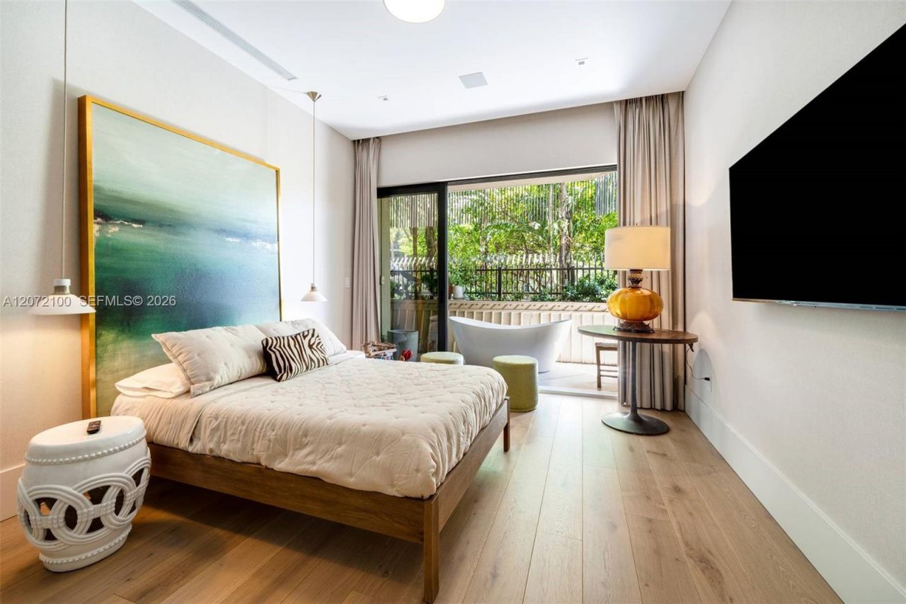 2901 S Bayshore Drive, Unit 1B, Miami, FL 33133 Photo
