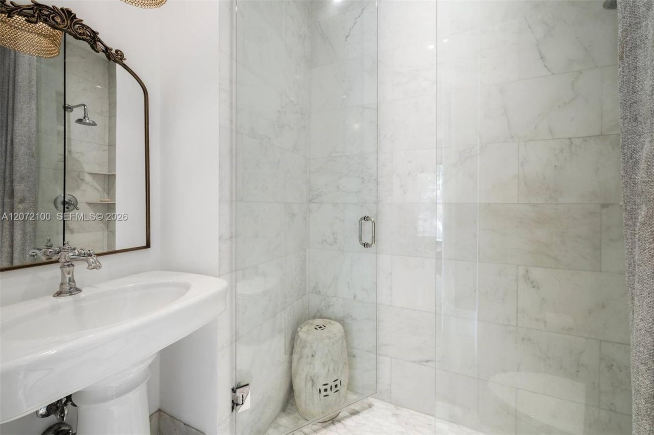 2901 S Bayshore Drive , Unit 1B, Miami, FL 33133 Photo