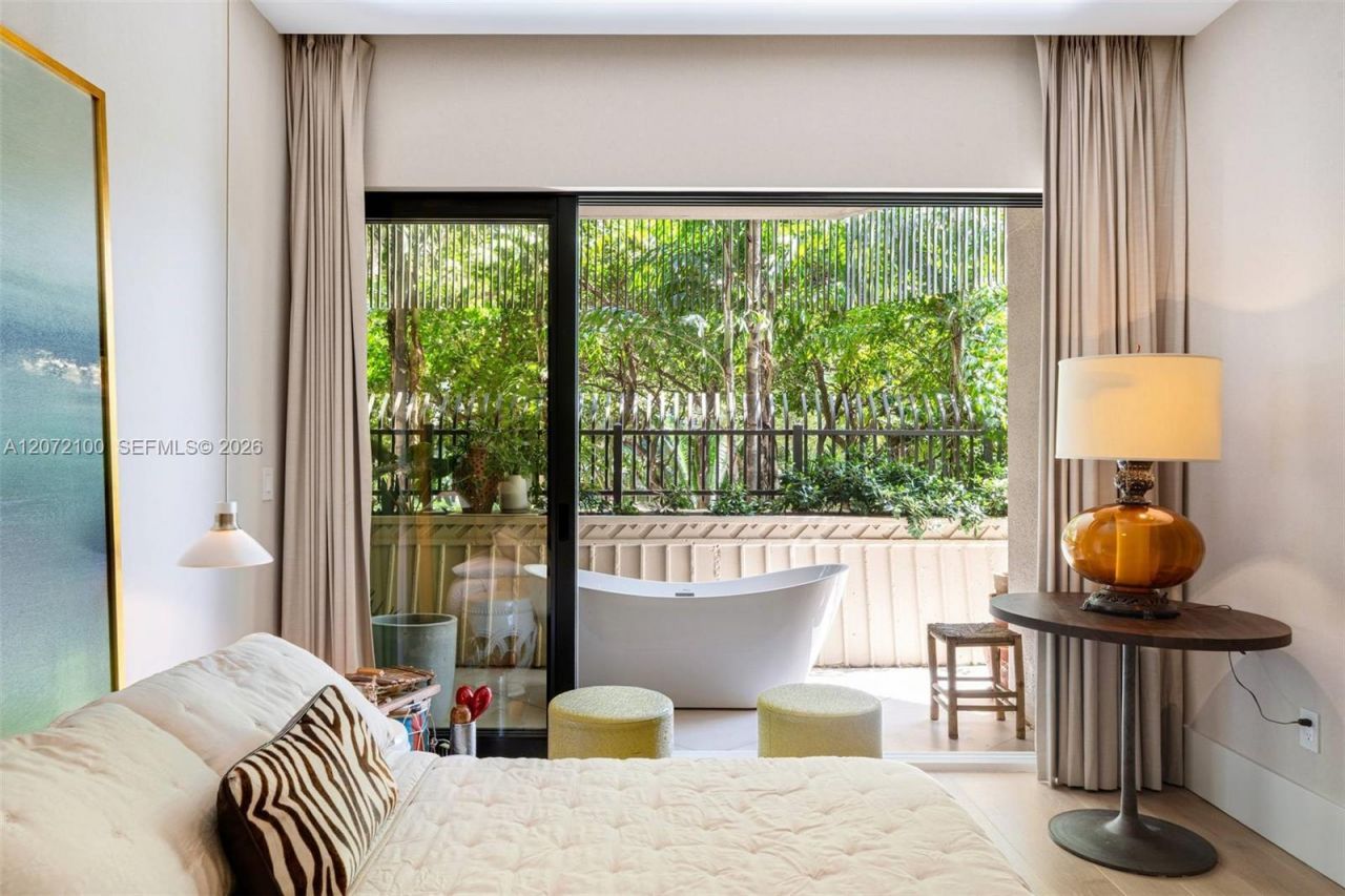 2901 S Bayshore Drive, Unit 1B, Miami, FL 33133 Photo