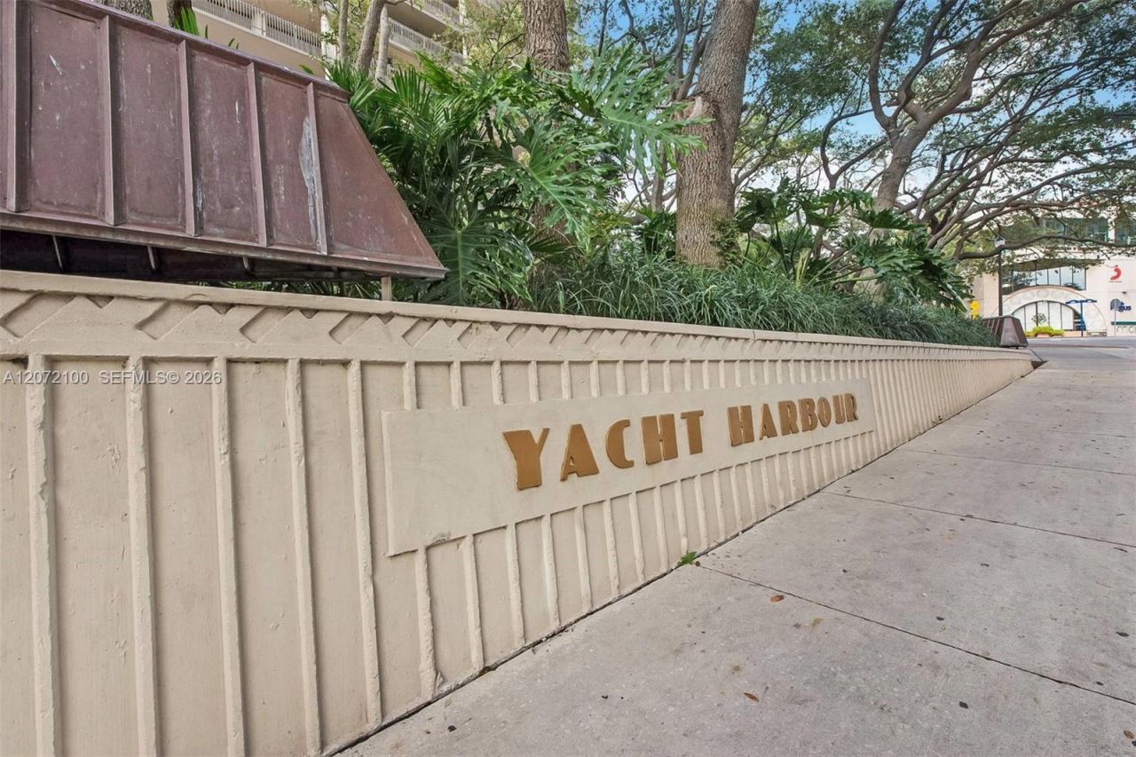 2901 S Bayshore Drive, Unit 1B, Miami, FL 33133 Photo