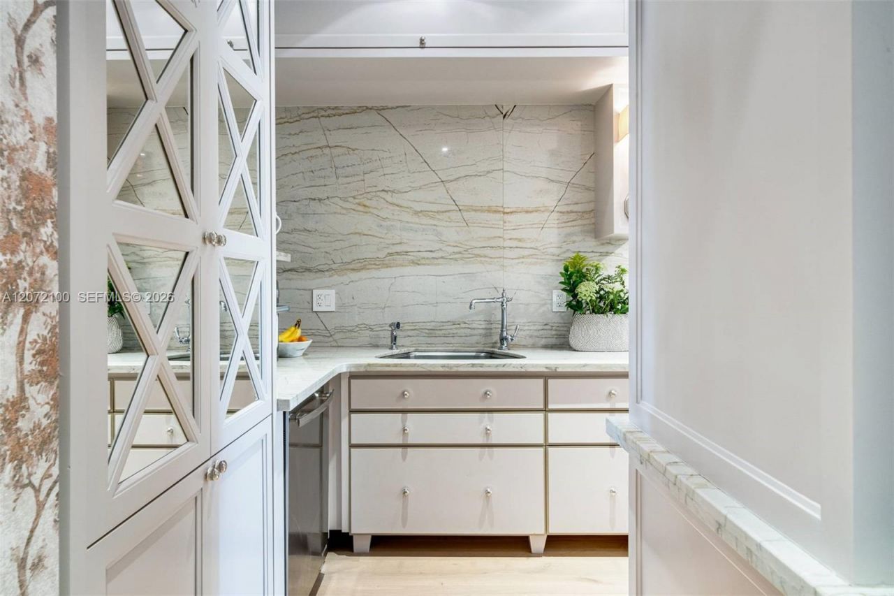 2901 S Bayshore Drive , Unit 1B, Miami, FL 33133 Photo