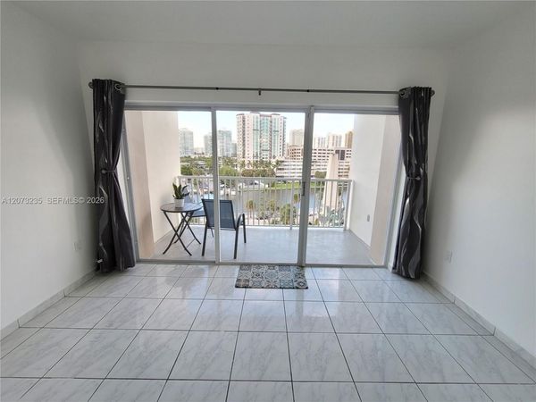 300 Bayview Dr, Unit 603, Sunny Isles Beach, FL 33160