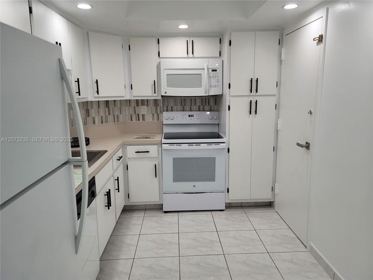 300 Bayview Dr, Unit 603, Sunny Isles Beach, FL 33160 Photo