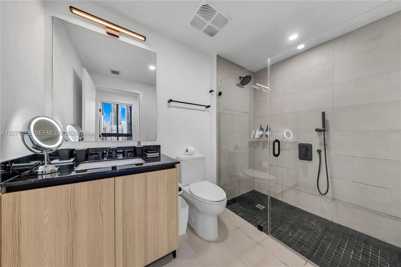 225 N Miami Ave , Unit 2005, Miami, FL 33128 Photo