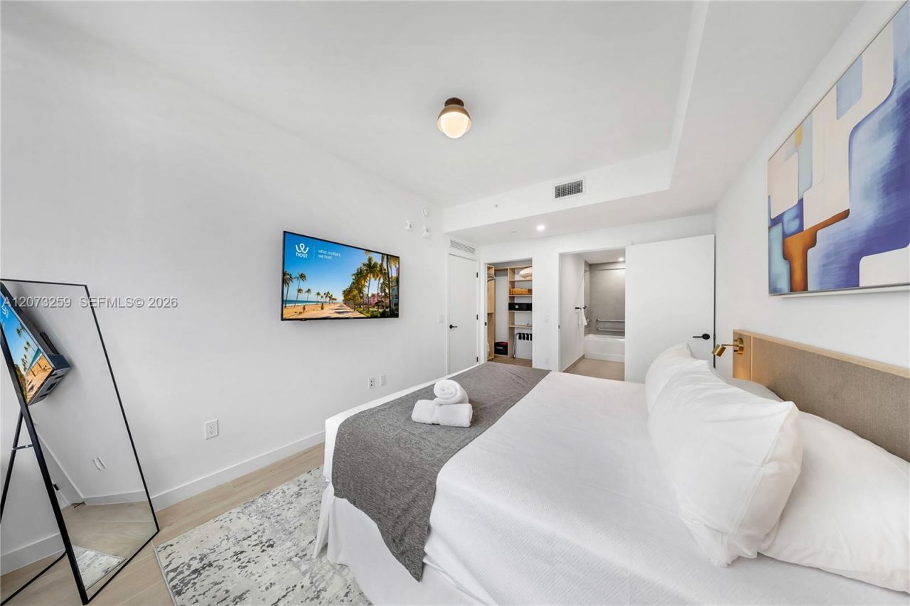 225 N Miami Ave , Unit 2005, Miami, FL 33128 Photo