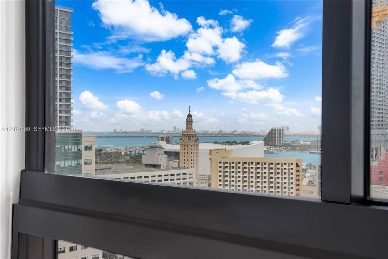 225 N Miami Ave , Unit 2005, Miami, FL 33128 Photo