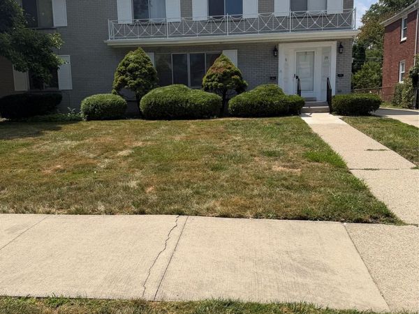 781 Harcourt Road , Grosse Pointe Park, Mi 48230