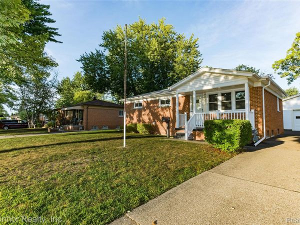 721 Carolina Avenue, Marysville, Mi 48040