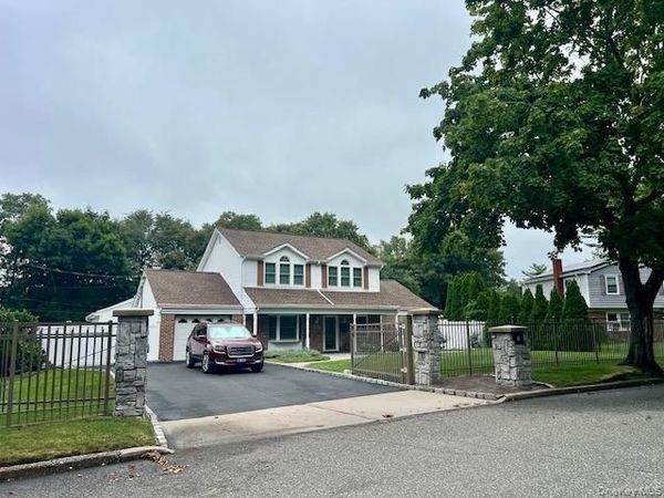 7 Cedar Avenue , Coram, NY 11727