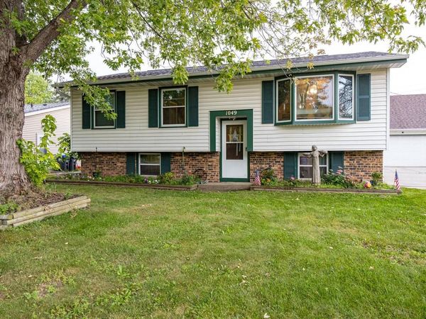 1049 GILLINGHAM ROAD, Neenah, WI 54956
