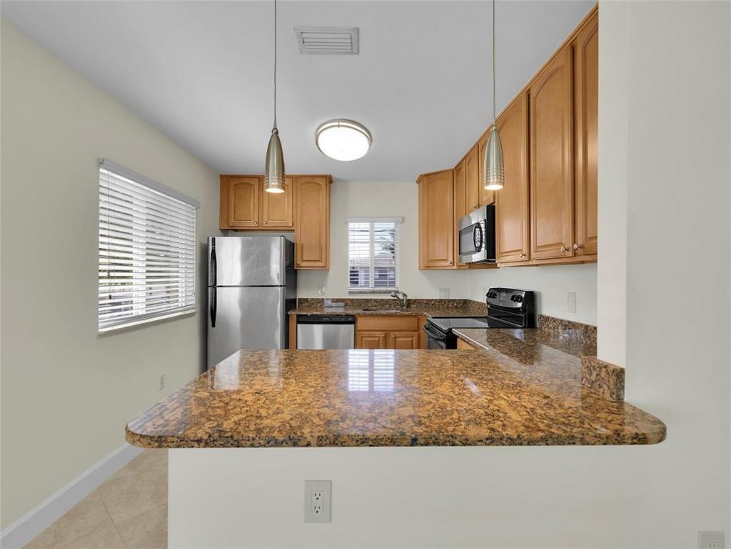 410 SW 15th Street, Unit 207, Pompano Beach, FL 33060 Photo