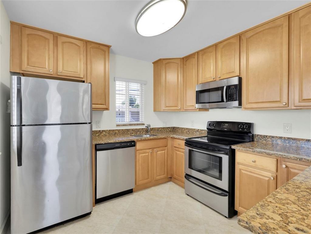 410 SW 15th Street, Unit 207, Pompano Beach, FL 33060 Photo