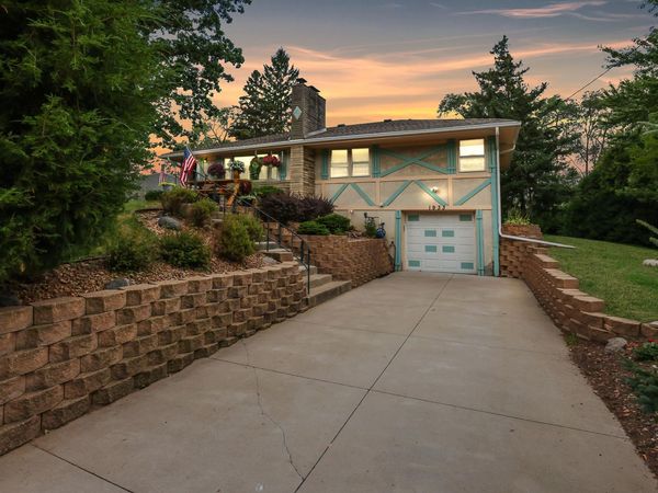 1933 Flandrau Street, Maplewood, MN 55109