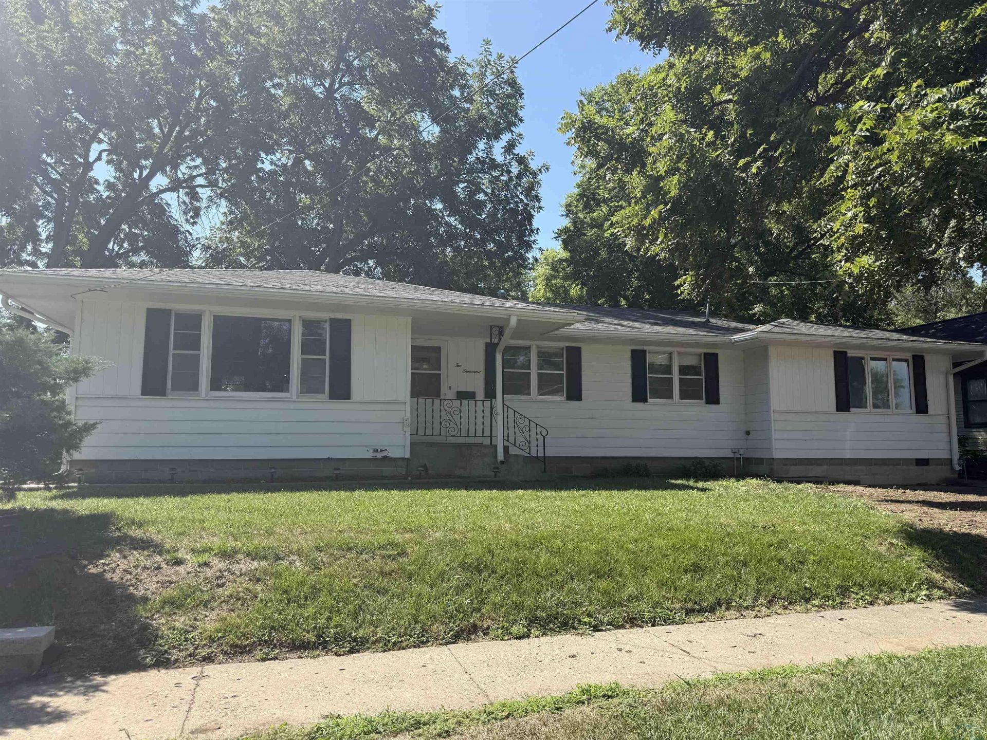 2000 W Horne Ave, Sioux City, IA 51103 Main Photo