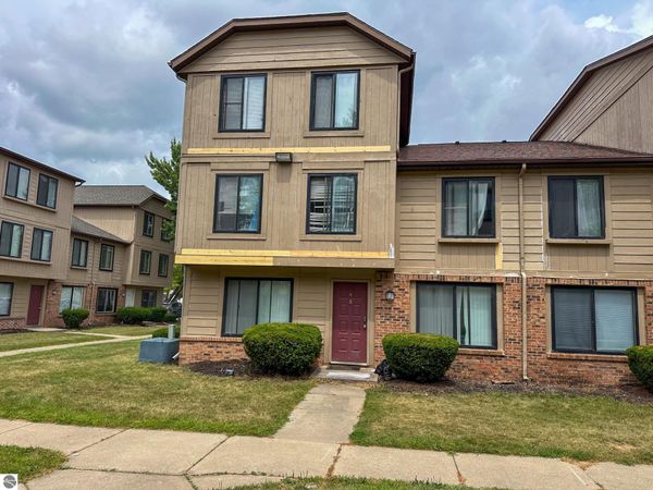 1825 Crawford Road S, Mt Pleasant, MI 48858